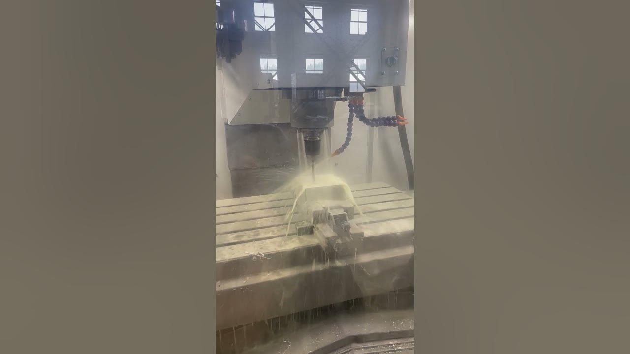 Вертикально-фрезерный обрабатывающий центр KVL 1055 | Сверление