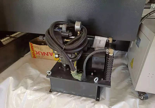 Фрезерный обрабатывающий центр 3-осевой KMT KVL850B