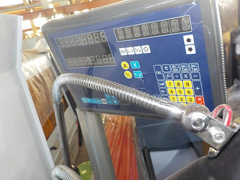 Универсальный токарно-винторезный станок тяжелой серии KC63ED/3000