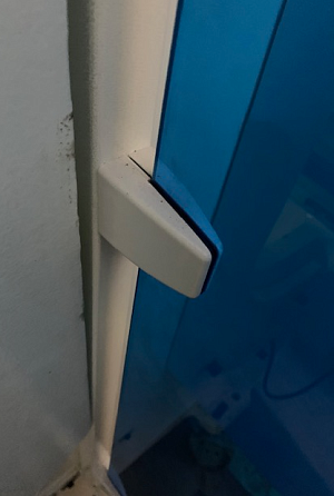 Пластиковый крепёж орг стекла к раме боковой двери  для KPA 70-2500