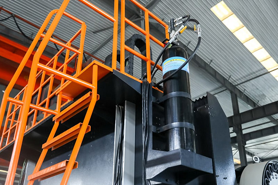 Портальный фрезерный центр KPM 1020