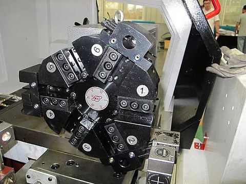 Токарный станок с ЧПУ KE36/750 Fanuc (механика)