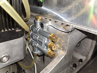 Блоки опорные продольной балки портала (комплект 2 шт.) для KMT 3015 L1-3000W