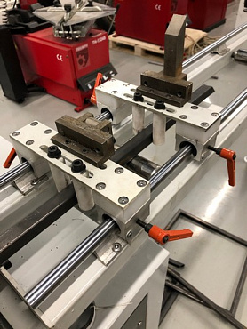 Гидравлический пресс для угловой резки металлического профиля KPC-18NC