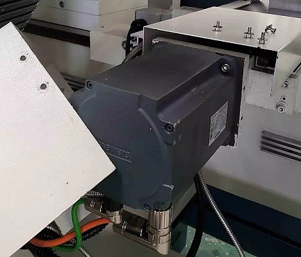 Токарный станок с ЧПУ KE36/1000 Fanuc (гидравлика)