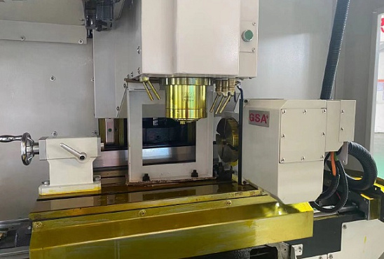 Вертикальные обрабатывающие центры KMT KVL 650B