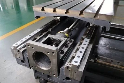Вертикальный обрабатывающий центр KVL 1260A (VMC1060B)  3+2